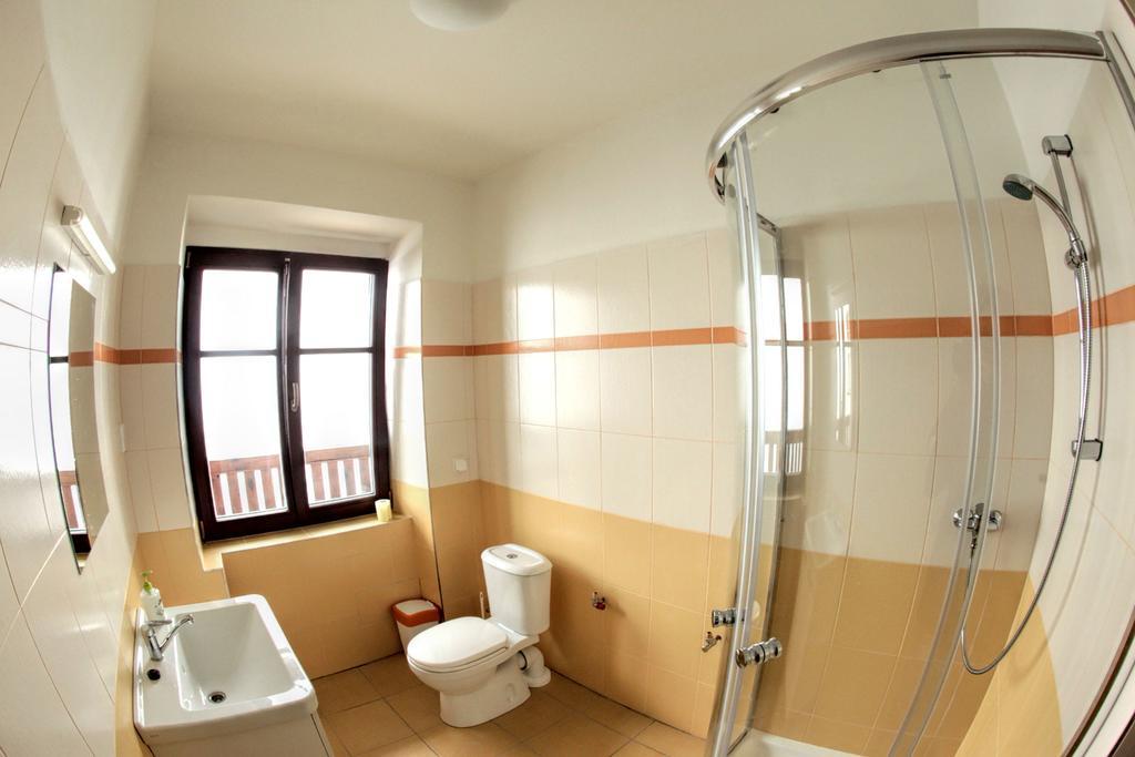Hostel Singer Pub Ceske Budejovice Room photo